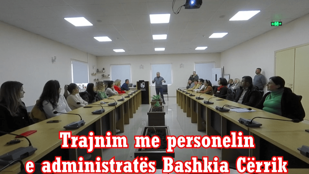 VIDEO/Trajnim me personelin e administratës Bashkia&nbsp;Cërrik