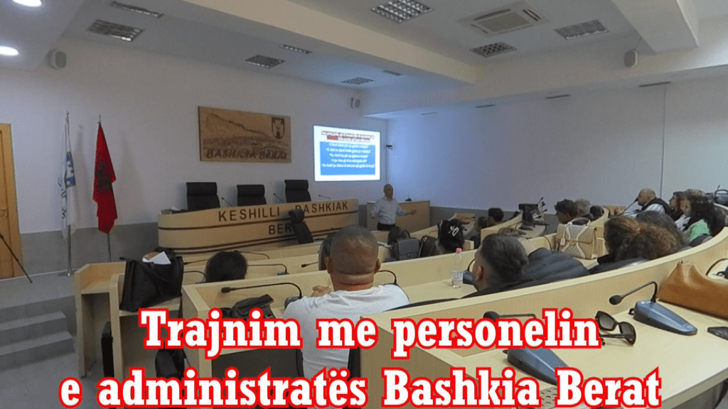 VIDEO/Trajnim me personelin e administratës Bashkia&nbsp;Berat