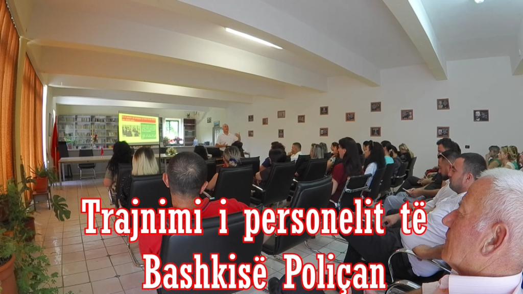 VIDEO/Trajnim me personelin e administratës Bashkia Poliçan